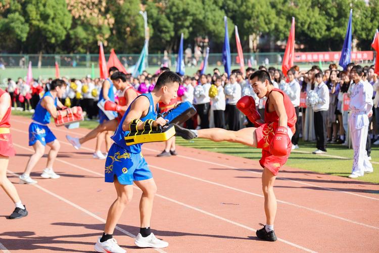 且活力四射